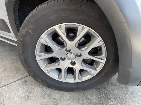 VOLKSWAGEN-SAVEIRO-2014