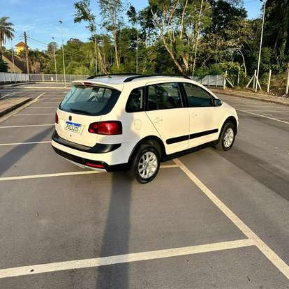 VOLKSWAGEN-SPACE CROSS-2014