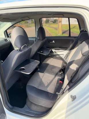 VOLKSWAGEN-SPACEFOX-2010