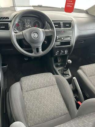 VOLKSWAGEN-SPACEFOX-2012