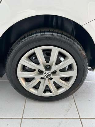 VOLKSWAGEN-SPACEFOX-2012