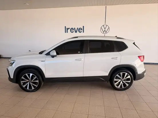 VOLKSWAGEN-TAOS-2022