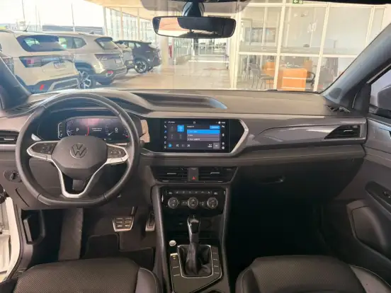 VOLKSWAGEN-TAOS-2022