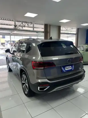 VOLKSWAGEN-TAOS-2023
