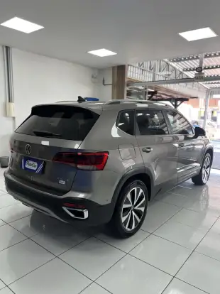 VOLKSWAGEN-TAOS-2023