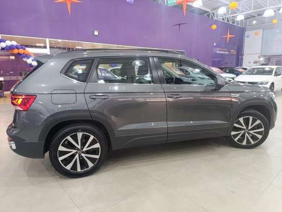 VOLKSWAGEN-TAOS-2025