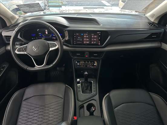 VOLKSWAGEN-TAOS-2023