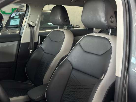 VOLKSWAGEN-TAOS-2023
