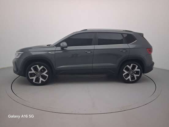 VOLKSWAGEN-TAOS-2024