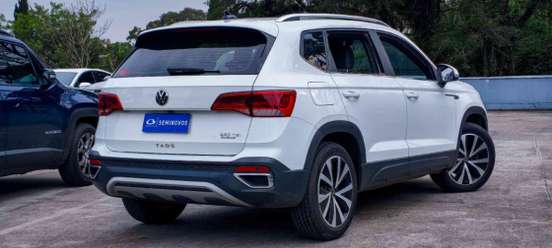 VOLKSWAGEN-TAOS-2021