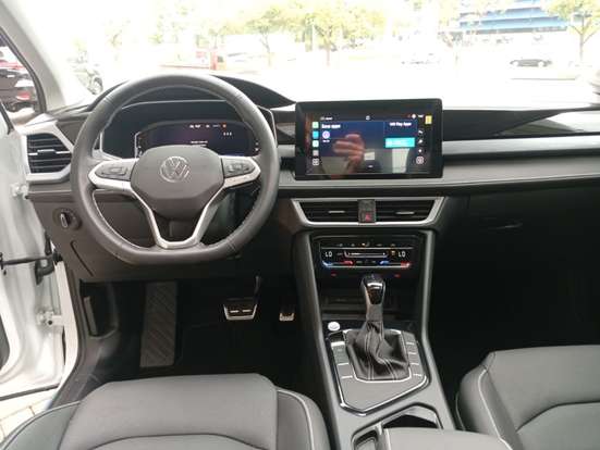 VOLKSWAGEN-TAOS-2025