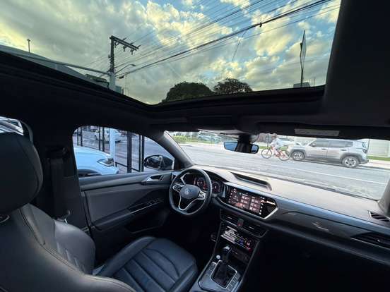 VOLKSWAGEN-TAOS-2024