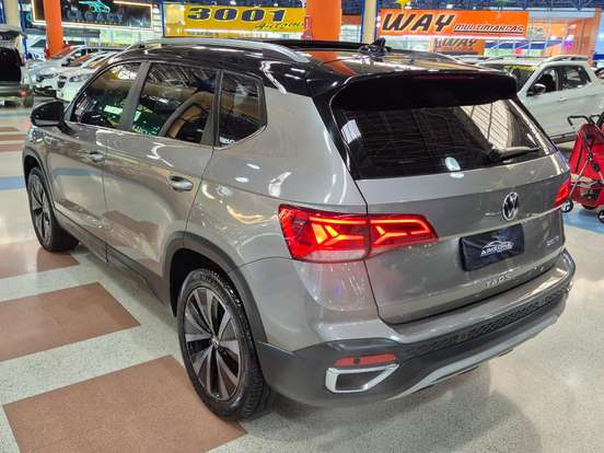 VOLKSWAGEN-TAOS-2022