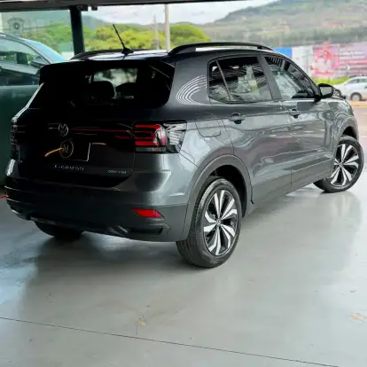 VOLKSWAGEN-T-CROSS-2022