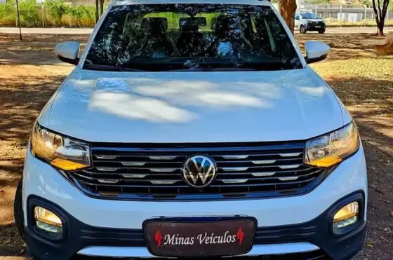 VOLKSWAGEN T-CROSS 1.0 200 TSI TOTAL FLEX COMFORTLINE AUTOMÁTICO