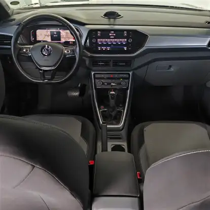 VOLKSWAGEN-T-CROSS-2020