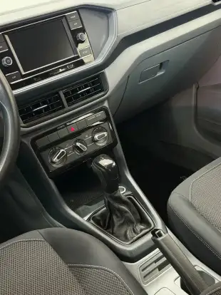 VOLKSWAGEN-T-CROSS-2021
