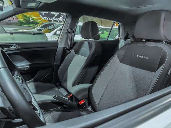 VOLKSWAGEN-T-CROSS-2025