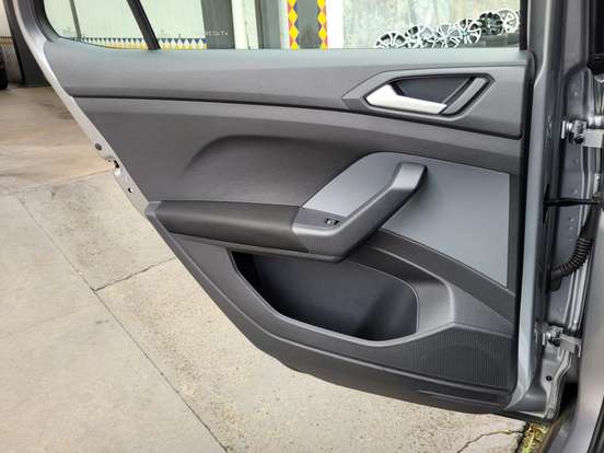 VOLKSWAGEN-T-CROSS-2025