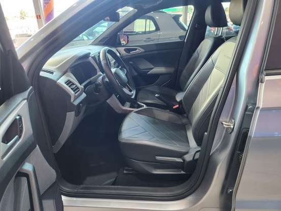 VOLKSWAGEN-T-CROSS-2025