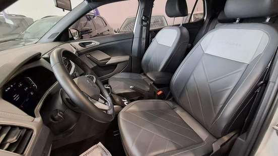 VOLKSWAGEN-T-CROSS-2025