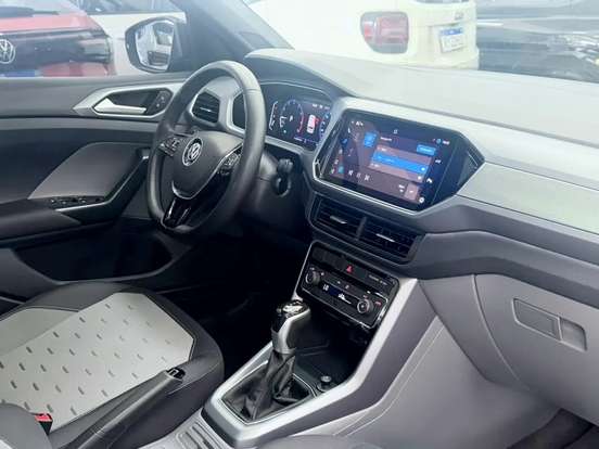 VOLKSWAGEN-T-CROSS-2020