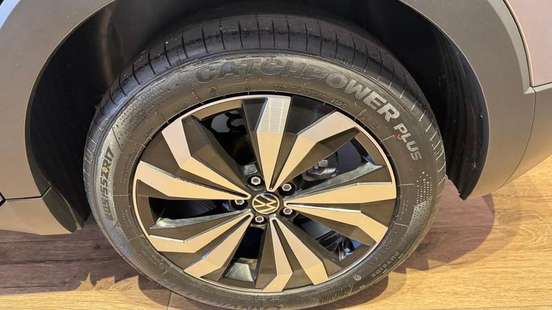 VOLKSWAGEN-T-CROSS-2023
