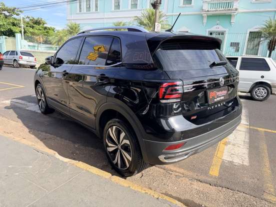 VOLKSWAGEN-T-CROSS-2019