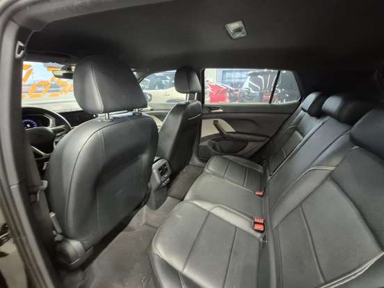 VOLKSWAGEN-T-CROSS-2022