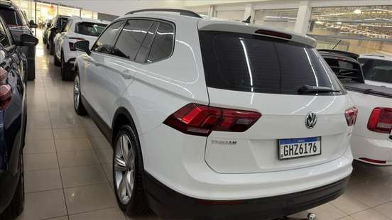 VOLKSWAGEN-TIGUAN-2018