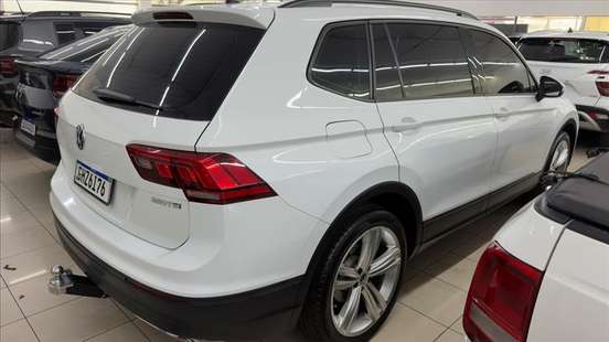 VOLKSWAGEN-TIGUAN-2018