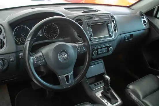 VOLKSWAGEN-TIGUAN-2.0 TSI 16V TURBO GASOLINA 4P TIPTRONIC VOLKSWAGEN-TIGUAN-2014