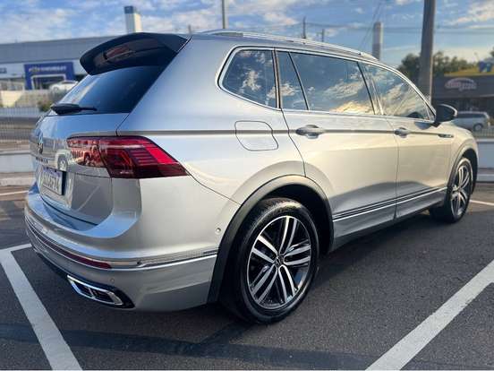VOLKSWAGEN-TIGUAN-2023
