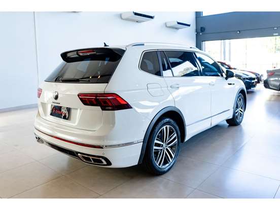 VOLKSWAGEN-TIGUAN-2023