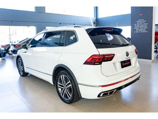 VOLKSWAGEN-TIGUAN-2.0 300 TSI GASOLINA ALLSPACE R-LINE AUTOMÁTICO VOLKSWAGEN-TIGUAN-2023