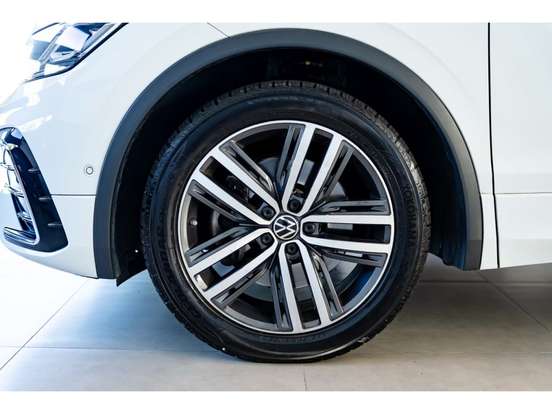 VOLKSWAGEN-TIGUAN-2023