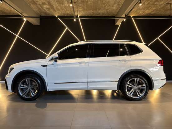 VOLKSWAGEN-TIGUAN-2019