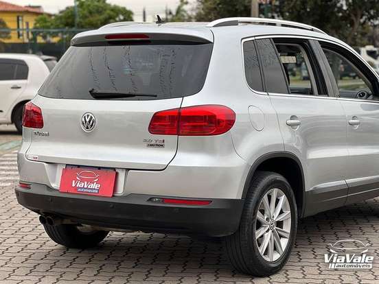 VOLKSWAGEN-TIGUAN-2012
