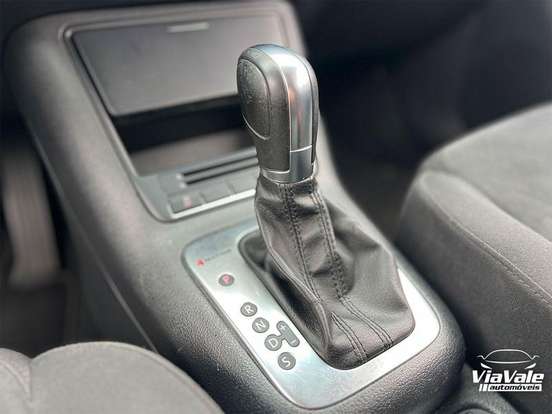 VOLKSWAGEN-TIGUAN-2012