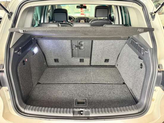 VOLKSWAGEN-TIGUAN-2011