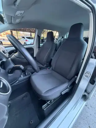 VOLKSWAGEN-UP-2017