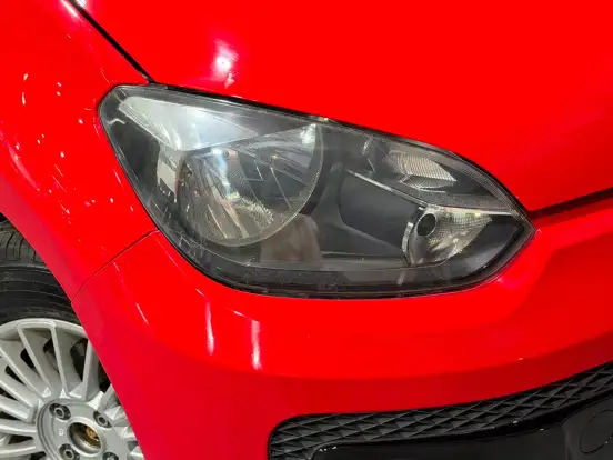 VOLKSWAGEN-UP-2015