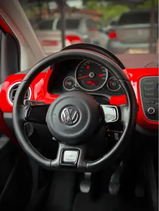 VOLKSWAGEN-UP-2015