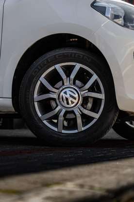 VOLKSWAGEN-UP-2014
