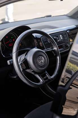 VOLKSWAGEN-UP-2014