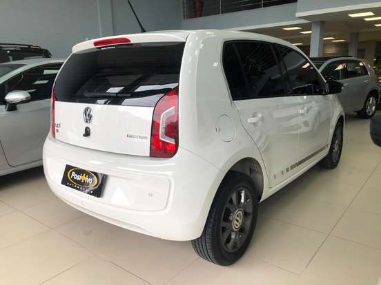 VOLKSWAGEN-UP-2016