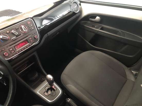 VOLKSWAGEN-UP-2016