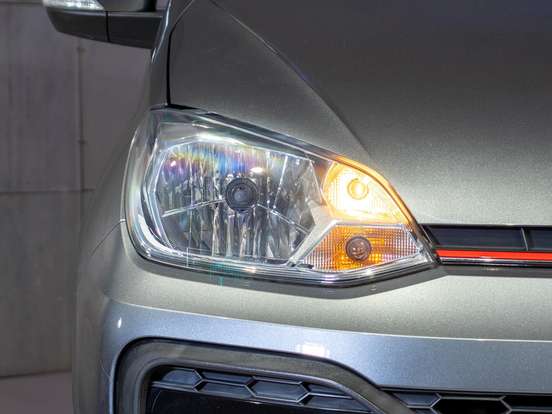 VOLKSWAGEN-UP-2018