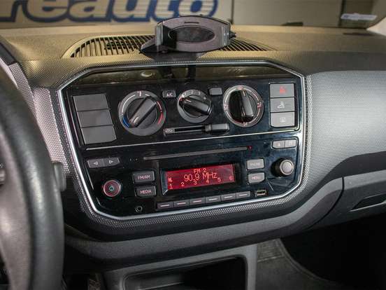 VOLKSWAGEN-UP-2018