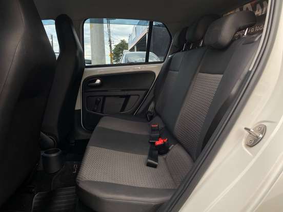 VOLKSWAGEN-UP-2018